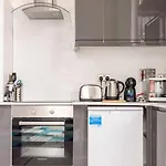 Centre Apts