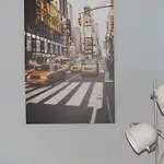 Centre Apts *