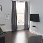 Centre Apts Daire *