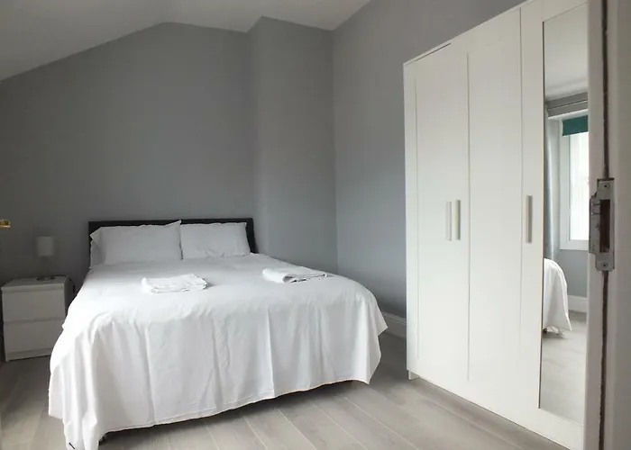 Centre Apts Apartman *